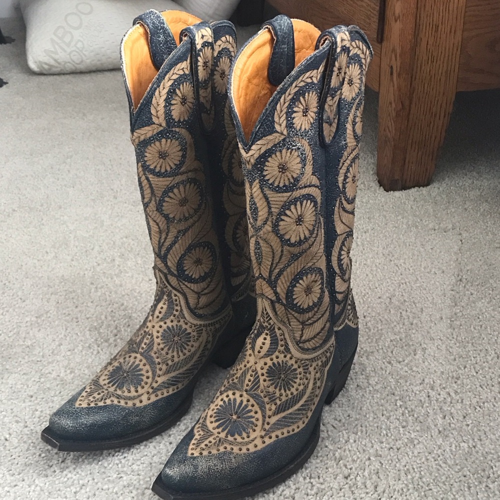 Embroidered Western Cowboy Boots